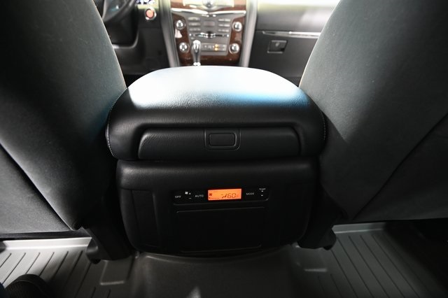 2017 Nissan Armada SV photo 28