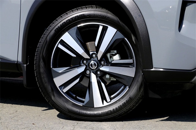 2021 Nissan Rogue SL photo 2