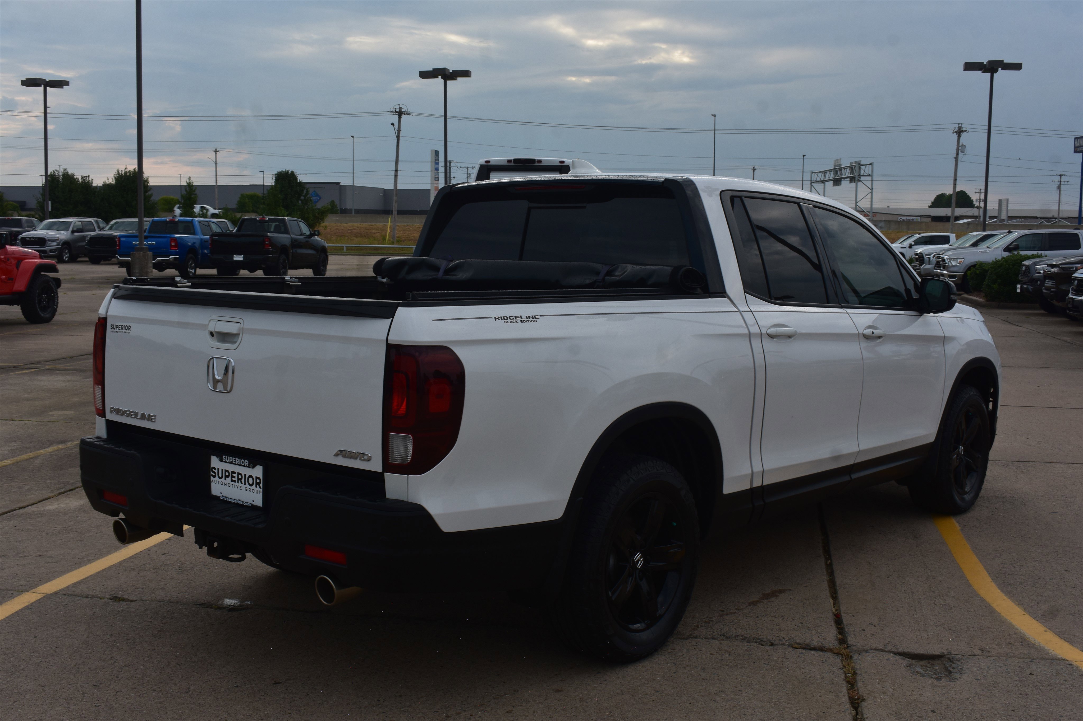 2023 Honda Ridgeline Black Edition photo 4