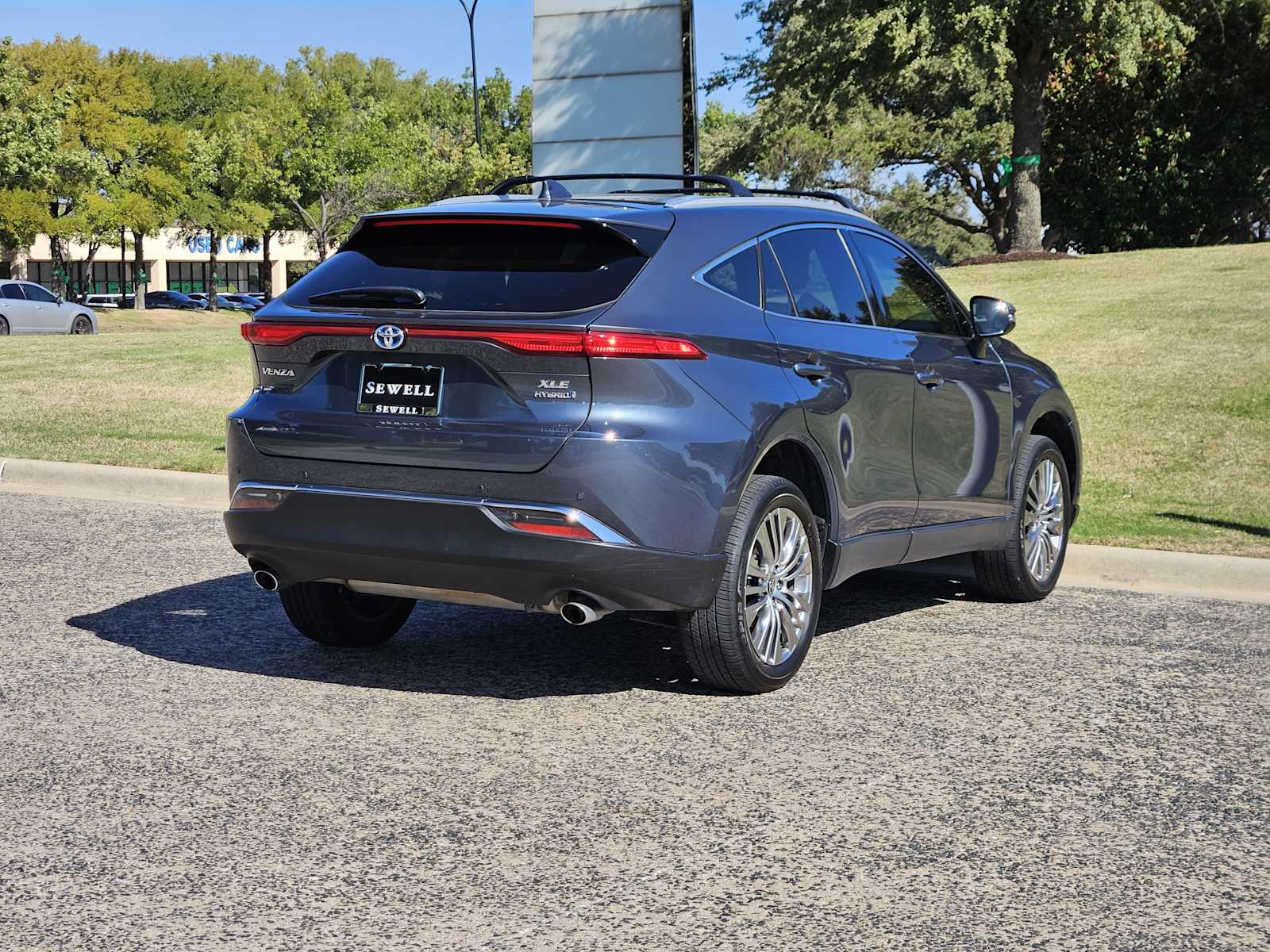 2022 Toyota Venza XLE photo 4