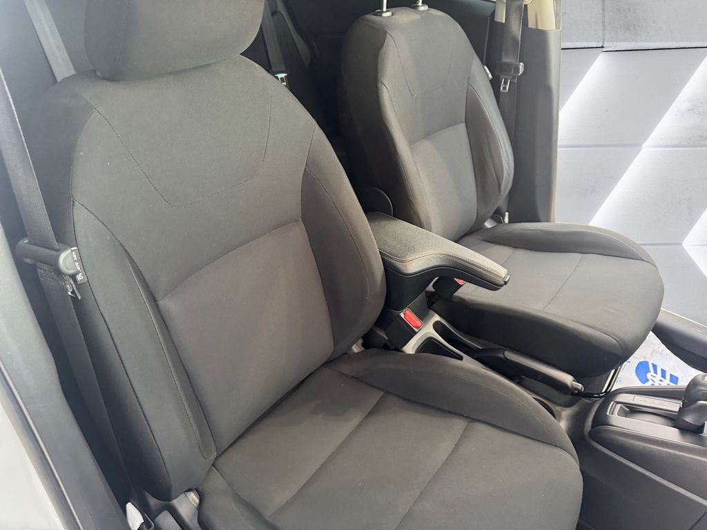 2023 Nissan Kicks S photo 13