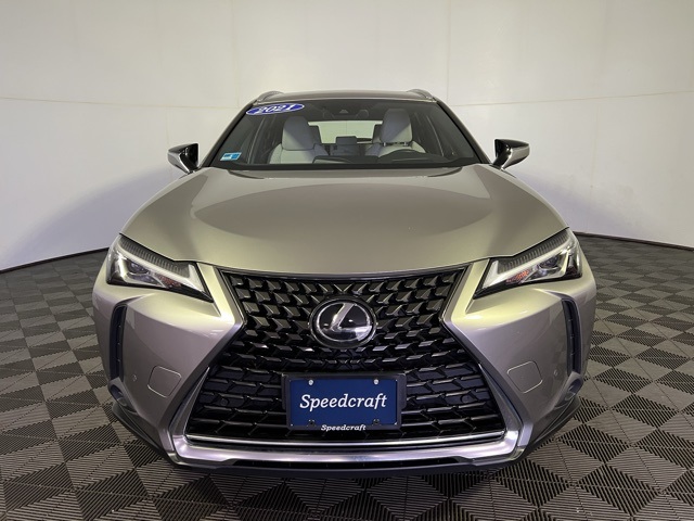 2021 Lexus UX 200 photo 3