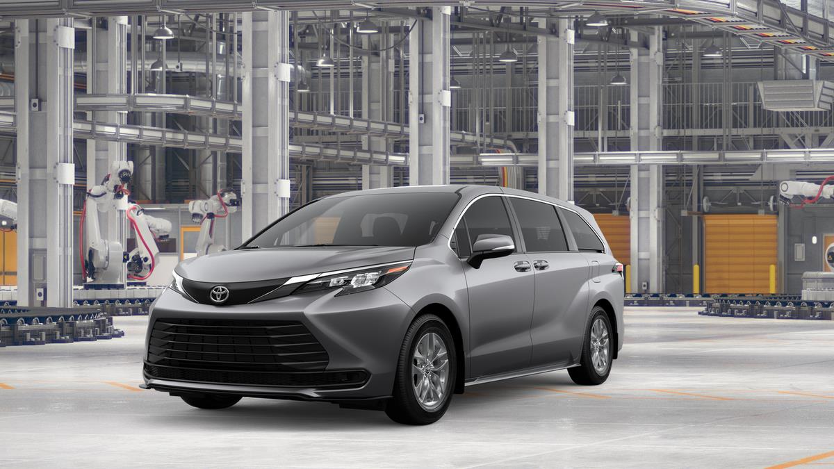 2026 Toyota Sienna LE's photo