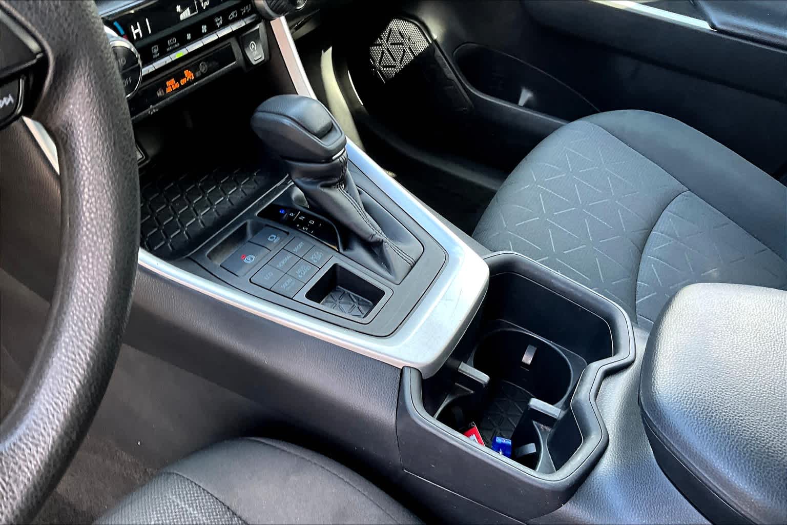 2023 Toyota RAV4 XLE photo 18