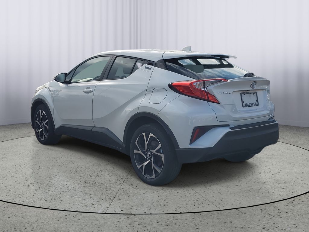 2021 Toyota C-HR XLE photo 3