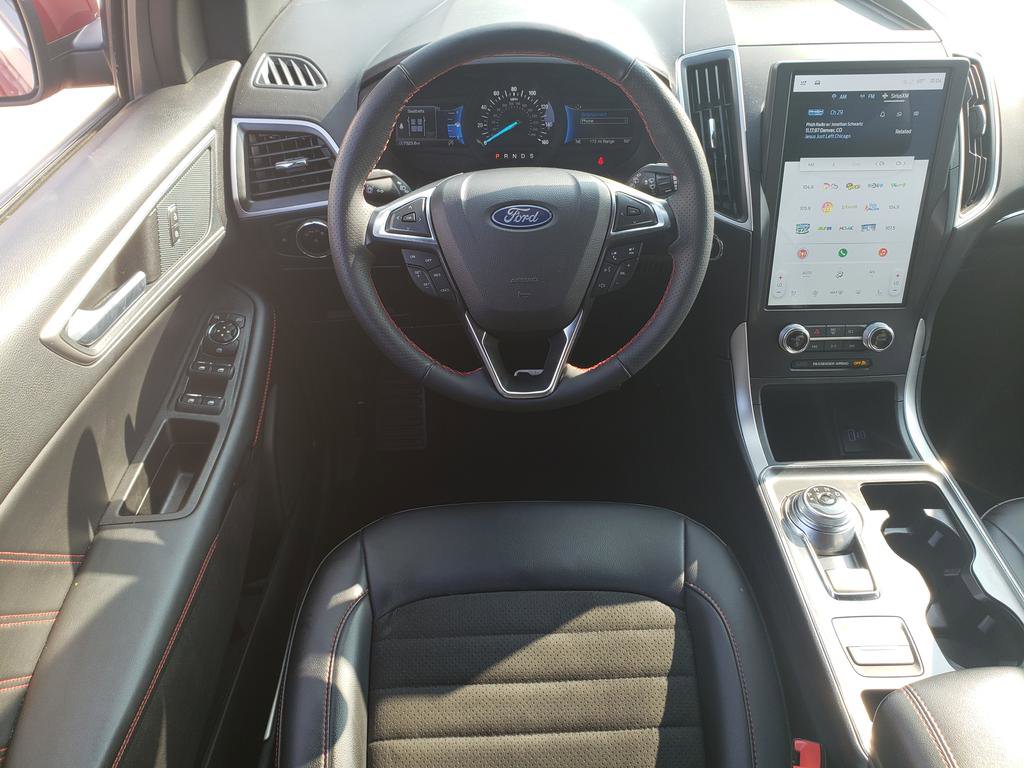 2024 Ford Edge ST-Line photo 2