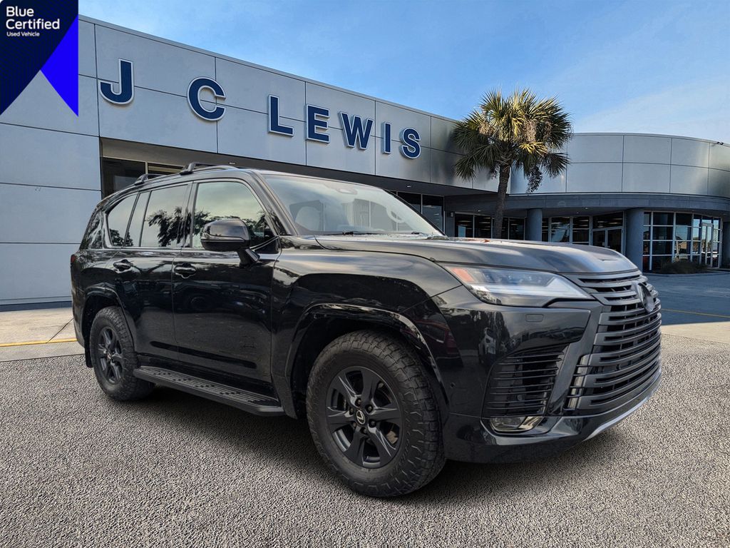 2025 Lexus LX Overtrail's photo