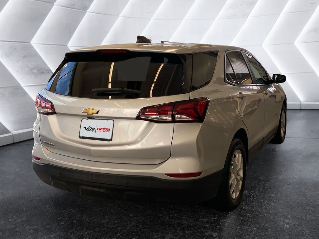 2022 Chevrolet Equinox LS photo 4
