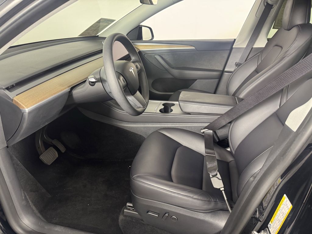 2023 Tesla Model Y Long Range photo 4