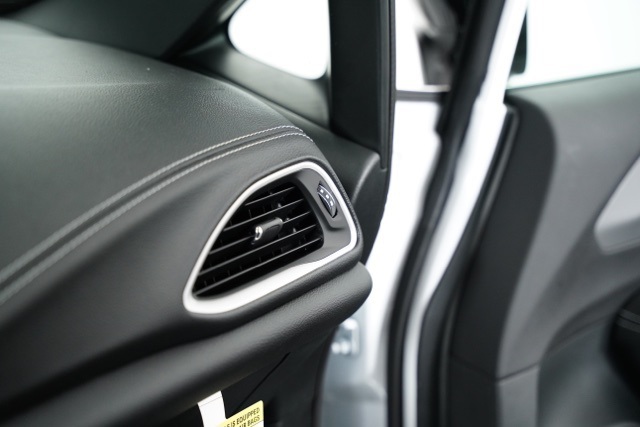 2026 Chrysler Pacifica photo 15