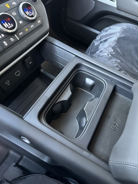 2024 Land Rover Defender 110 S photo 23