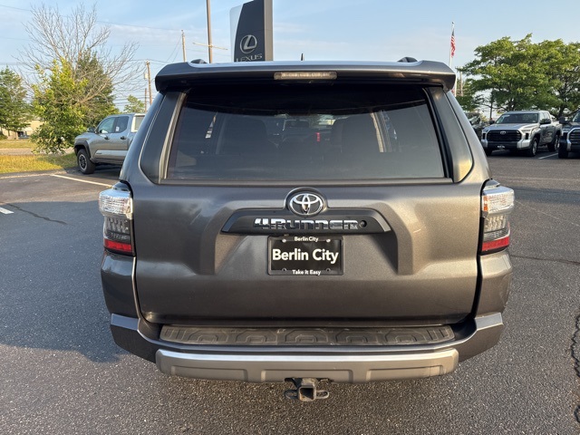 2018 Toyota 4Runner TRD Off-Road photo 4
