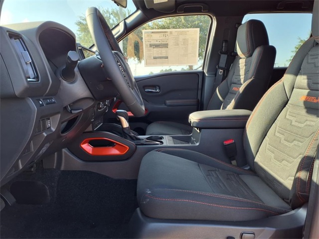 2025 Nissan Frontier Crew Cab PRO-X photo 5