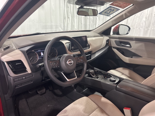 2023 Nissan Rogue SV photo 10