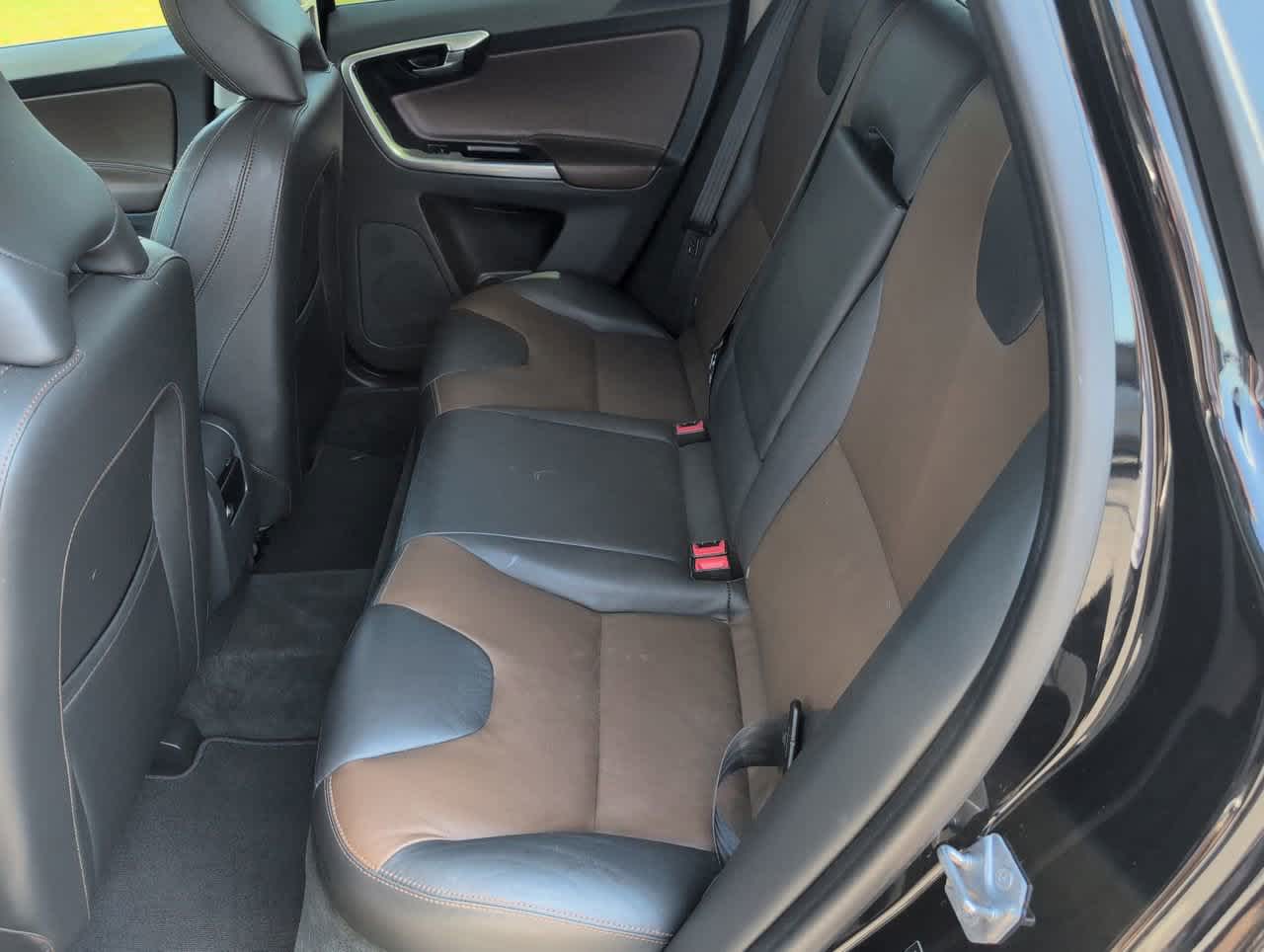 2017 Volvo XC60 Dynamic photo 21