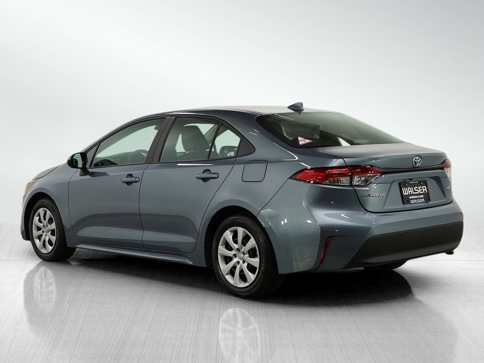 2024 Toyota Corolla LE photo 3