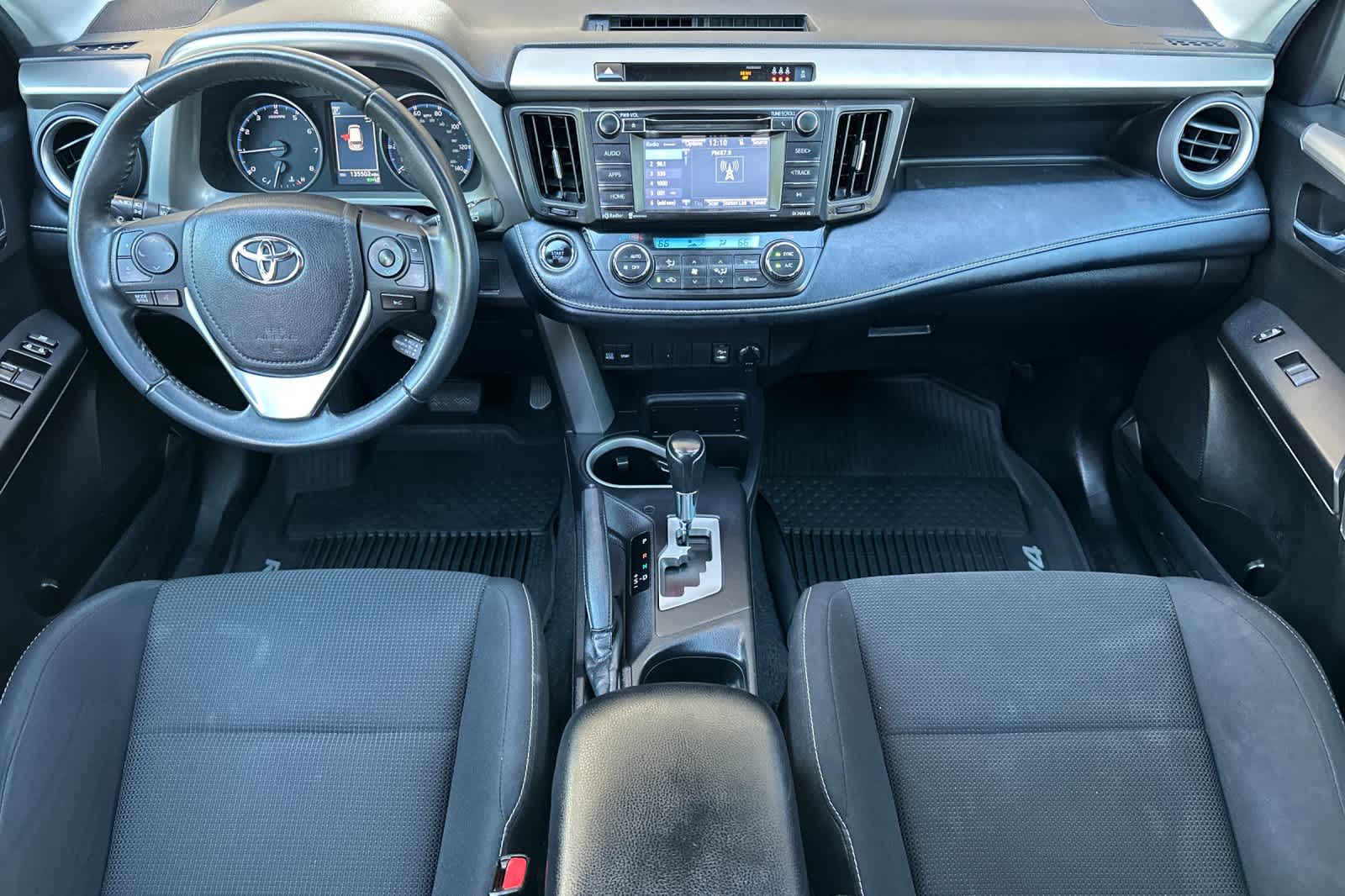 2018 Toyota RAV4 XLE photo 3