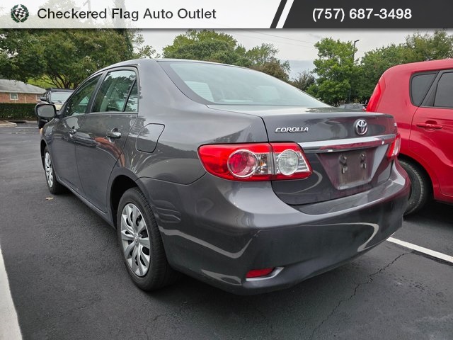 2012 Toyota Corolla LE photo 4