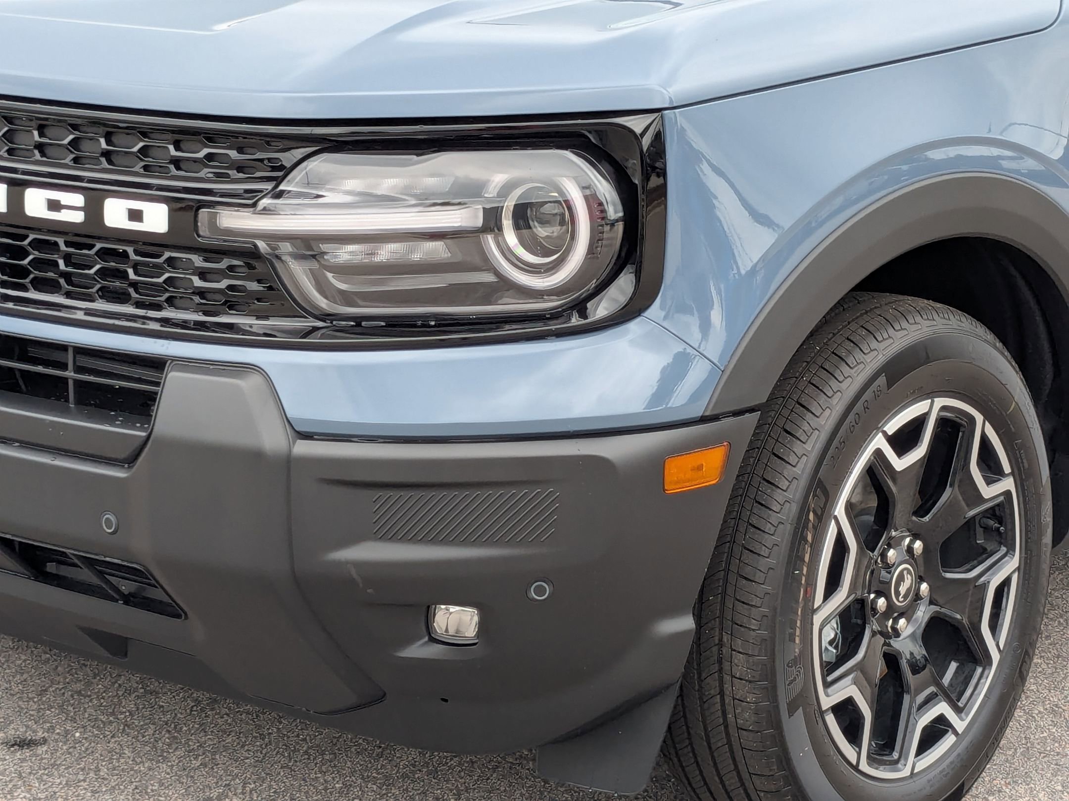 2025 Ford Bronco Sport Outer Banks photo 2