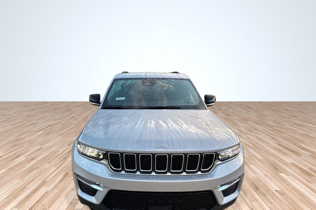 2025 Jeep Grand Cherokee Limited photo 2