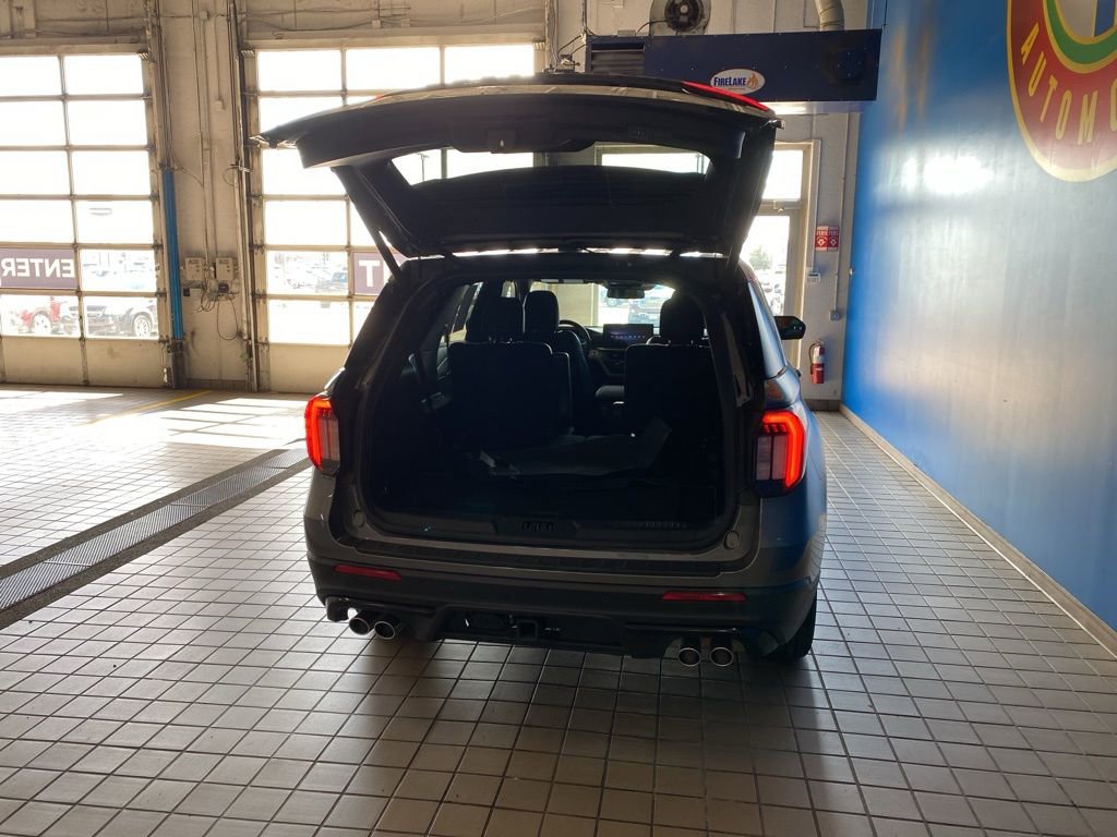 2025 Ford Explorer ST photo 22