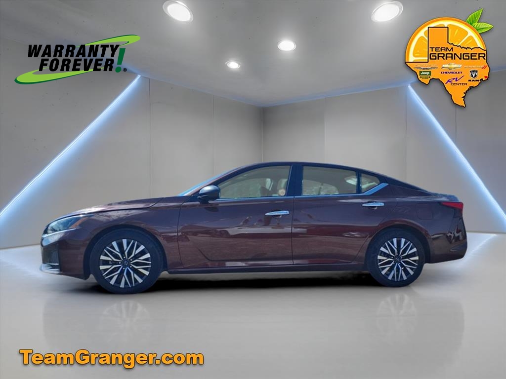 2024 Nissan Altima 2.5 SV photo 5