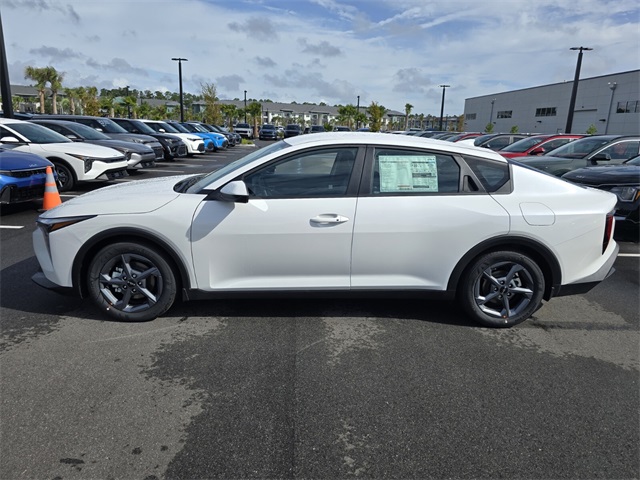 2025 Kia K4 LXS photo 3