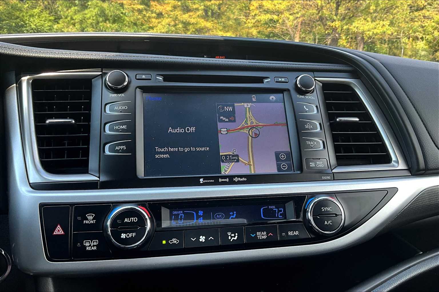 2019 Toyota Highlander SE photo 30