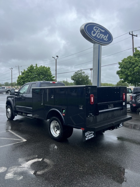 2025 Ford F-450 XLT photo 2