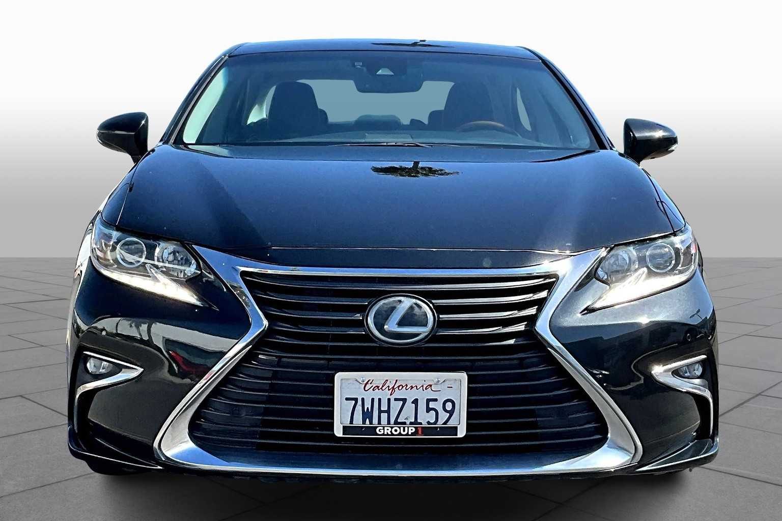 2017 Lexus ES 350 photo 3