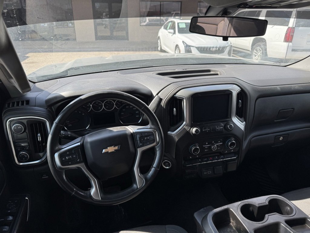 2021 Chevrolet Silverado 1500 LT photo 3