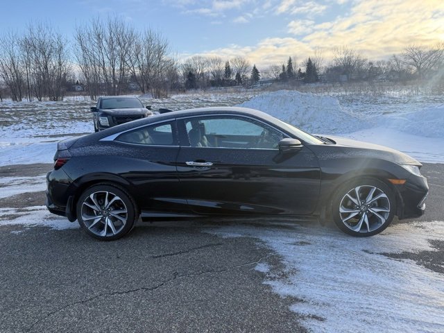 Used 2019 Honda Civic Touring with VIN 2HGFC3B95KH352280 for sale in Rochester, Minnesota
