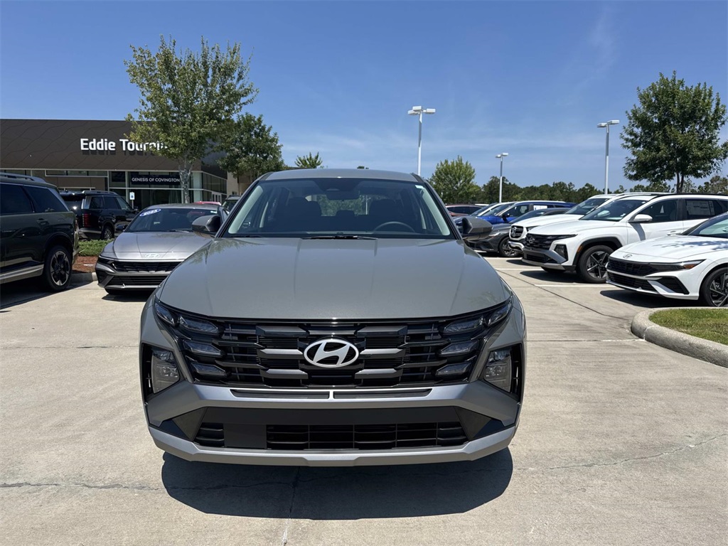 2026 Hyundai Tucson SE photo 2