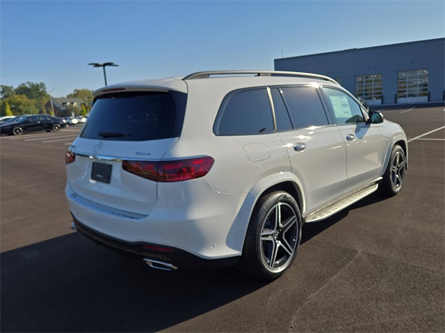 2025 Mercedes Benz GLS 450 4MATIC photo 2