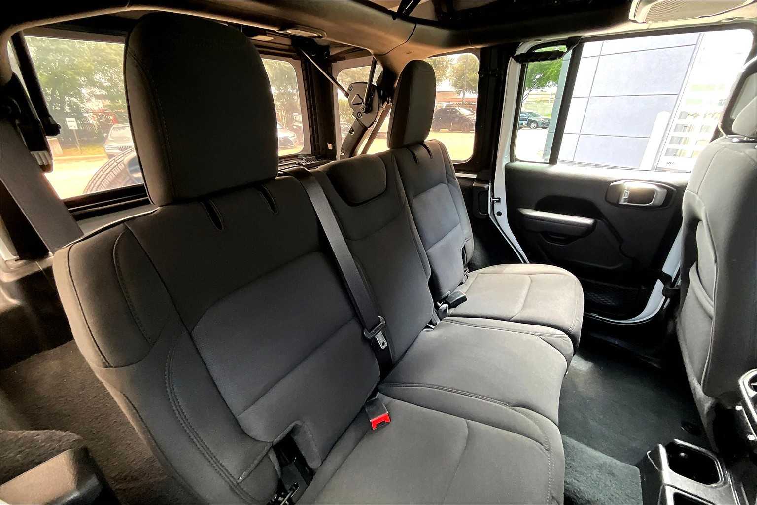 2022 Jeep Wrangler Unlimited Sport S photo 18