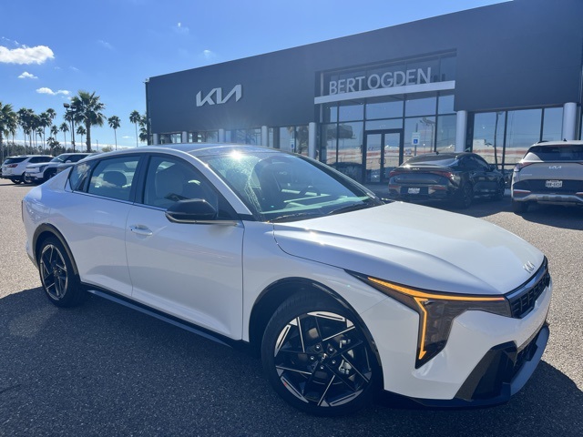 2025 Kia K4 GT-Line's photo