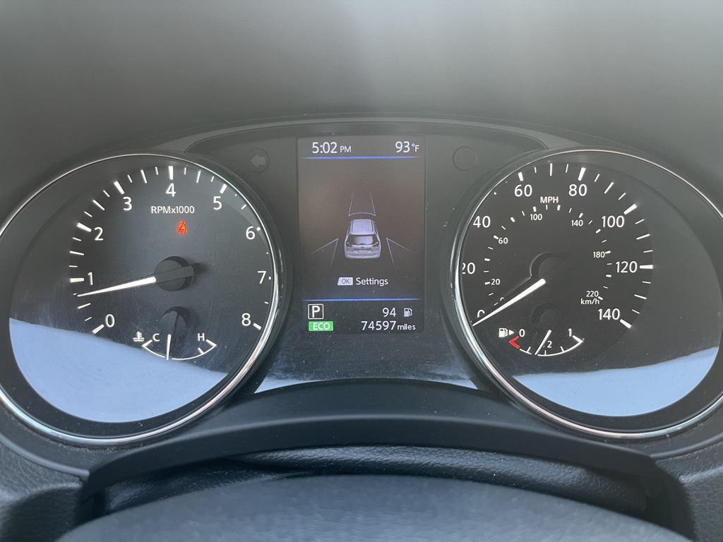 2019 Nissan Rogue SV photo 8