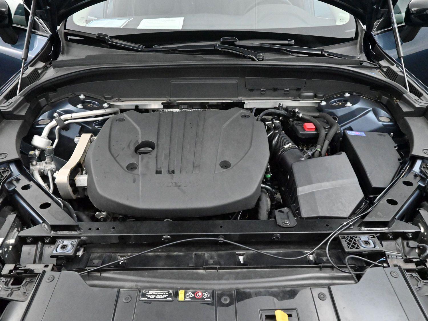 2024 Volvo XC60 Plus photo 31