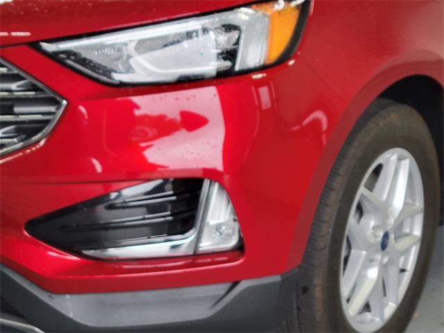 2022 Ford Edge SEL photo 11
