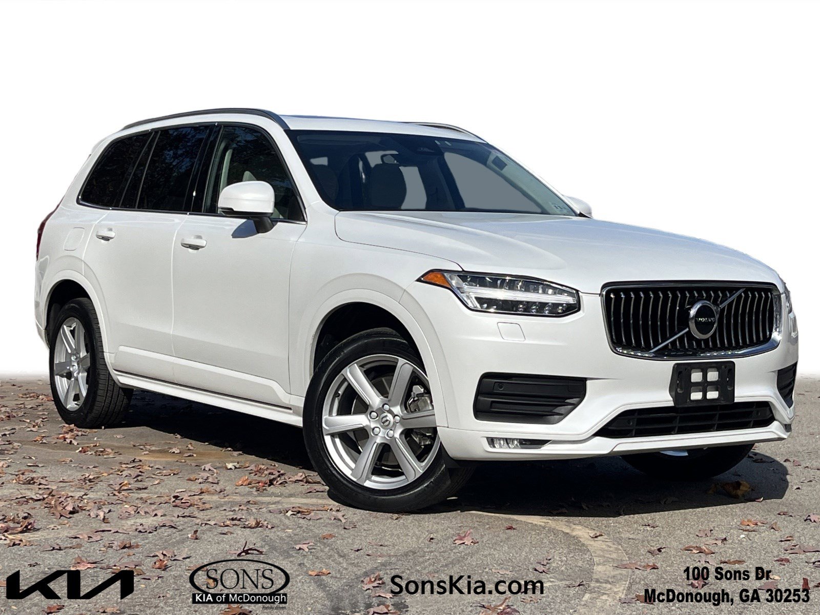 2023 Volvo XC90 Core's photo