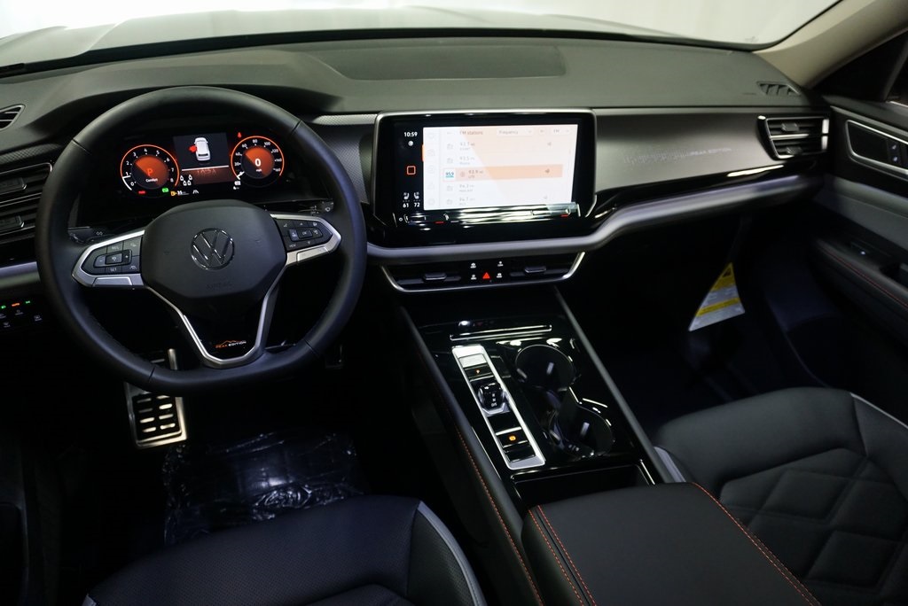 2025 Volkswagen Atlas Peak Edition SE photo 14