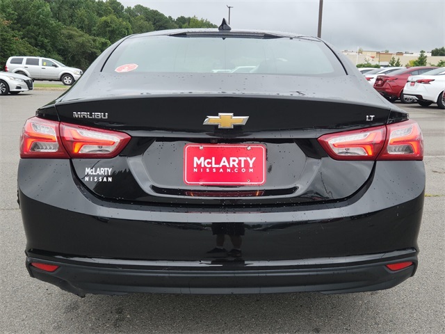 2022 Chevrolet Malibu 1LT photo 2