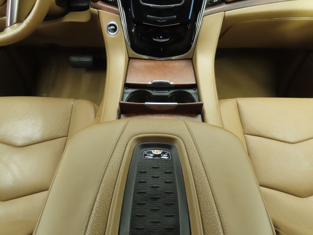 2017 Cadillac Escalade Platinum photo 16