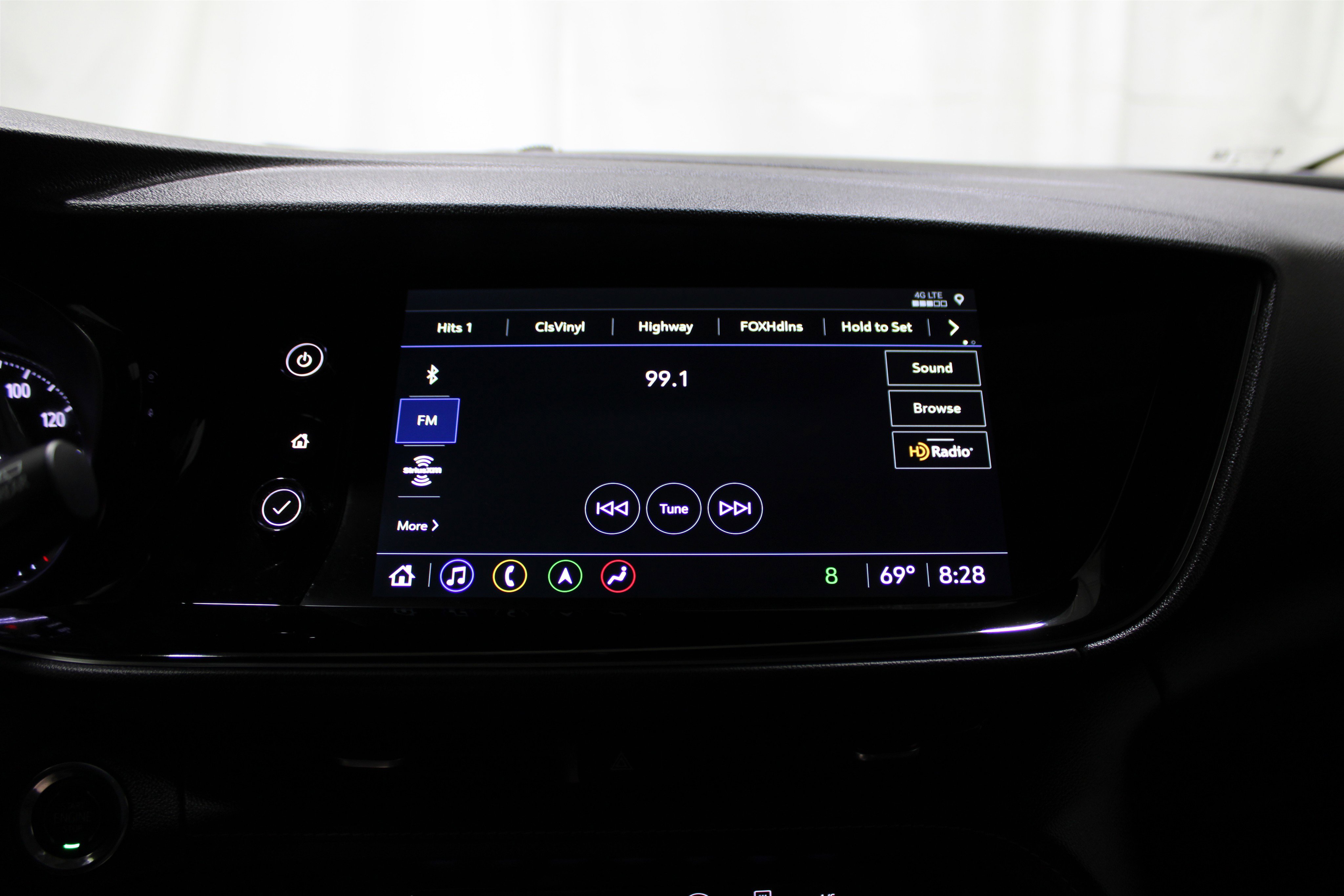 2023 Buick Envision Avenir photo 2