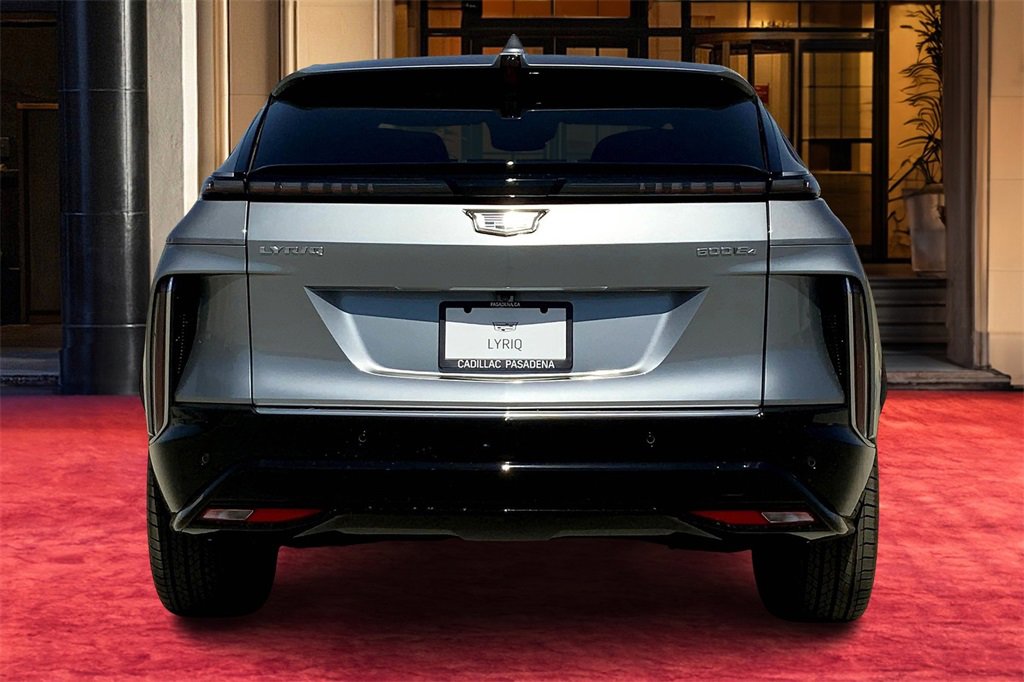 2025 Cadillac Lyriq Luxury photo 5