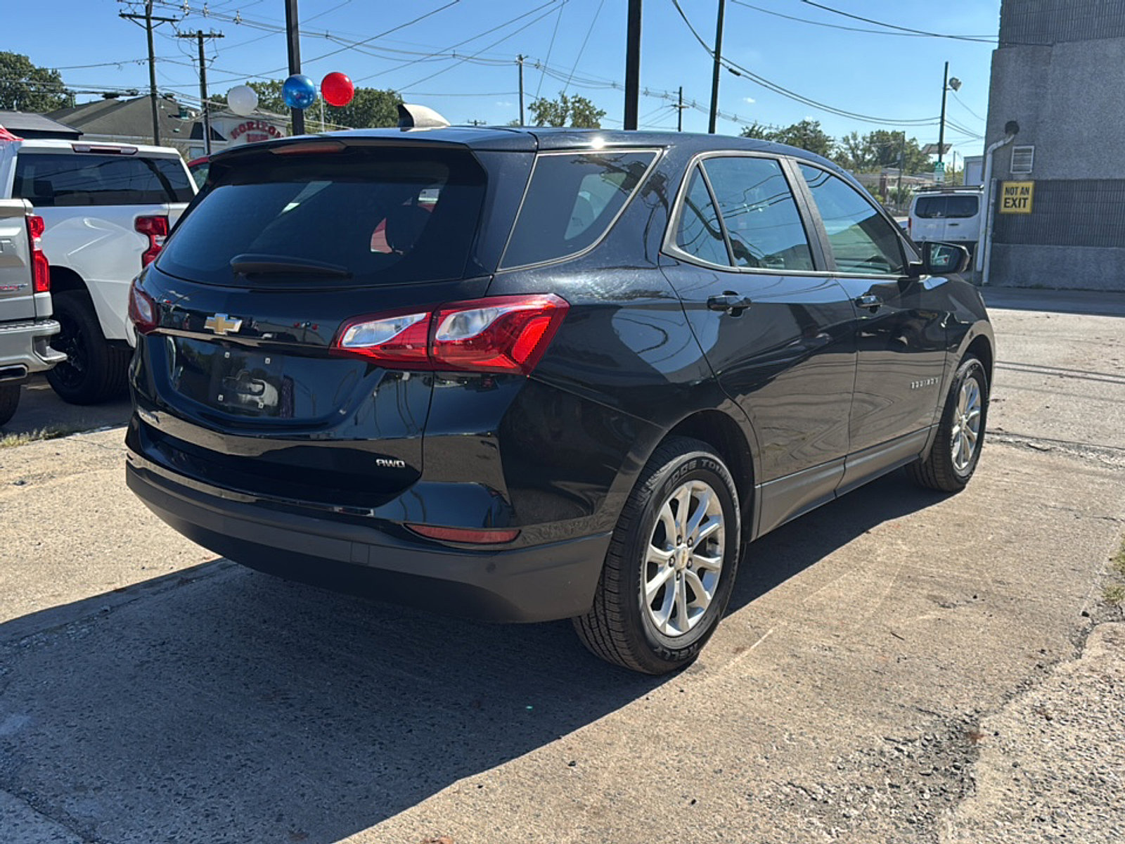 2020 Chevrolet Equinox LS photo 2