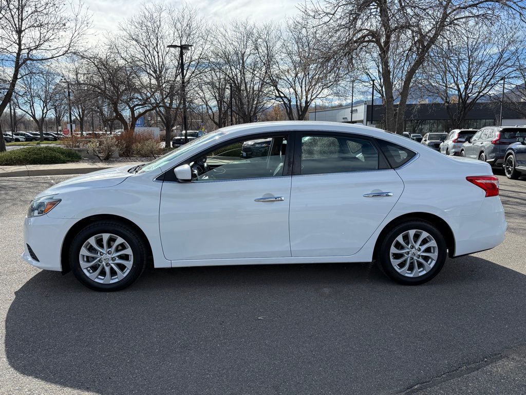 2019 Nissan Sentra SV photo 3
