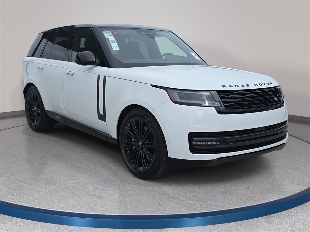 2025 Land Rover Range Rover SE photo 3