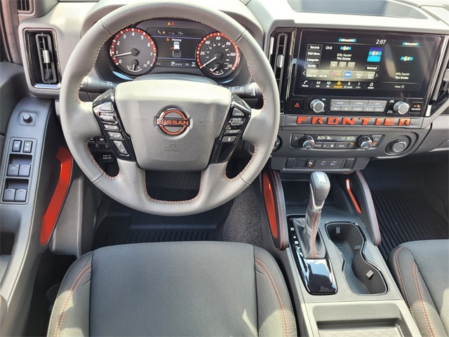 2025 Nissan Frontier PRO-4X photo 8