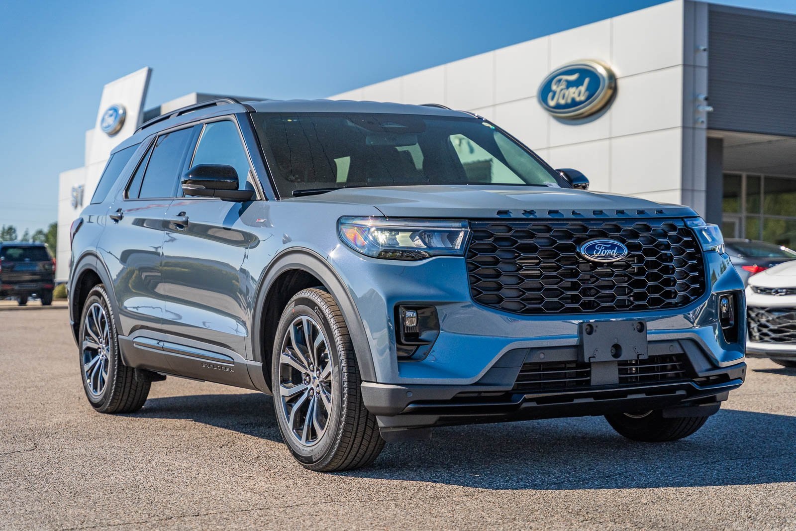 2026 Ford Explorer ST-LINE's photo